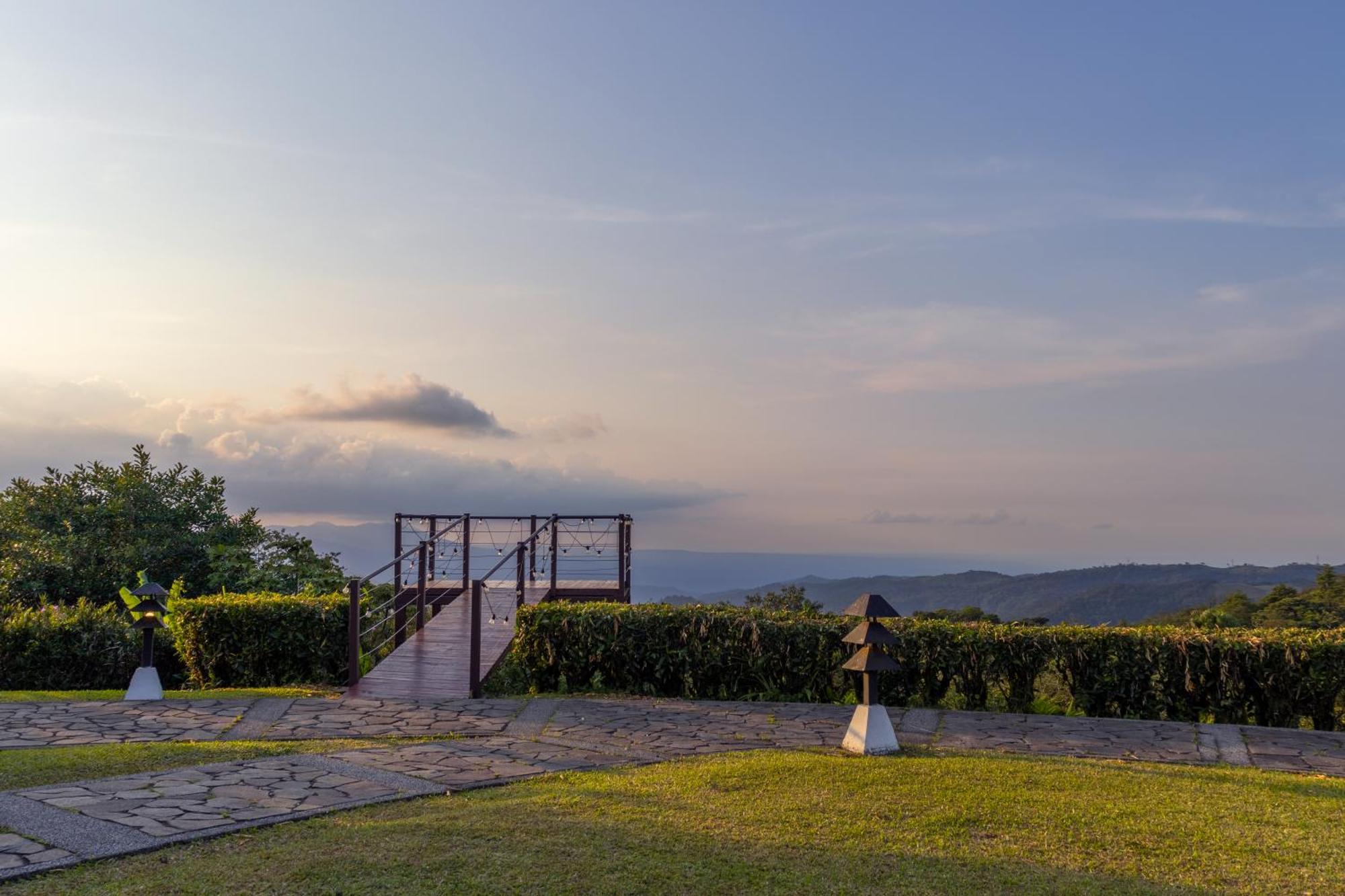 Villa Blanca Cloud Forest Hotel & Retreat San Ramón Buitenkant foto